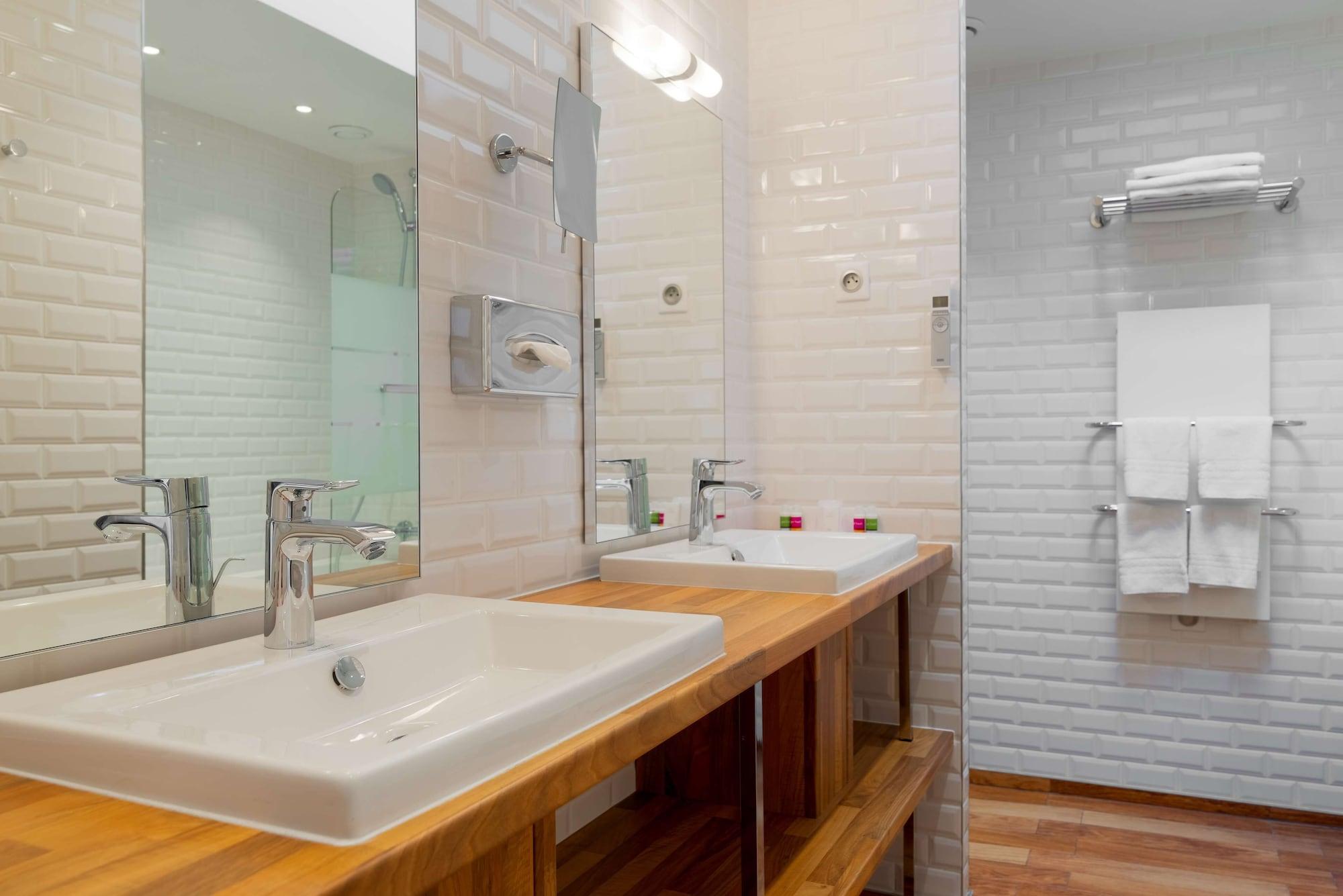 George - Astotel Hotel Parigi
